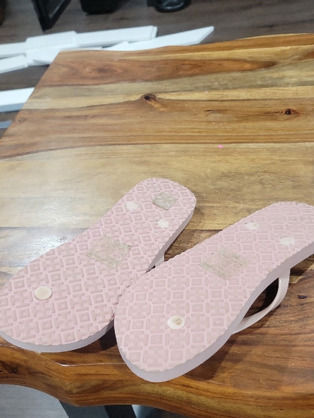 Tory Burch Light Pink Jelly Flip Sandals with Gold Logo - Picture 2 of 2